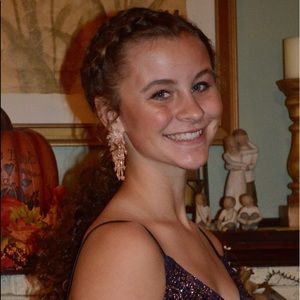 Meet your Posher, Emi